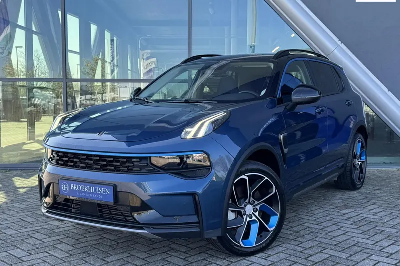 Lynk & Co 01 (2023)