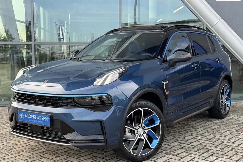 Lynk & Co 01 (2023)