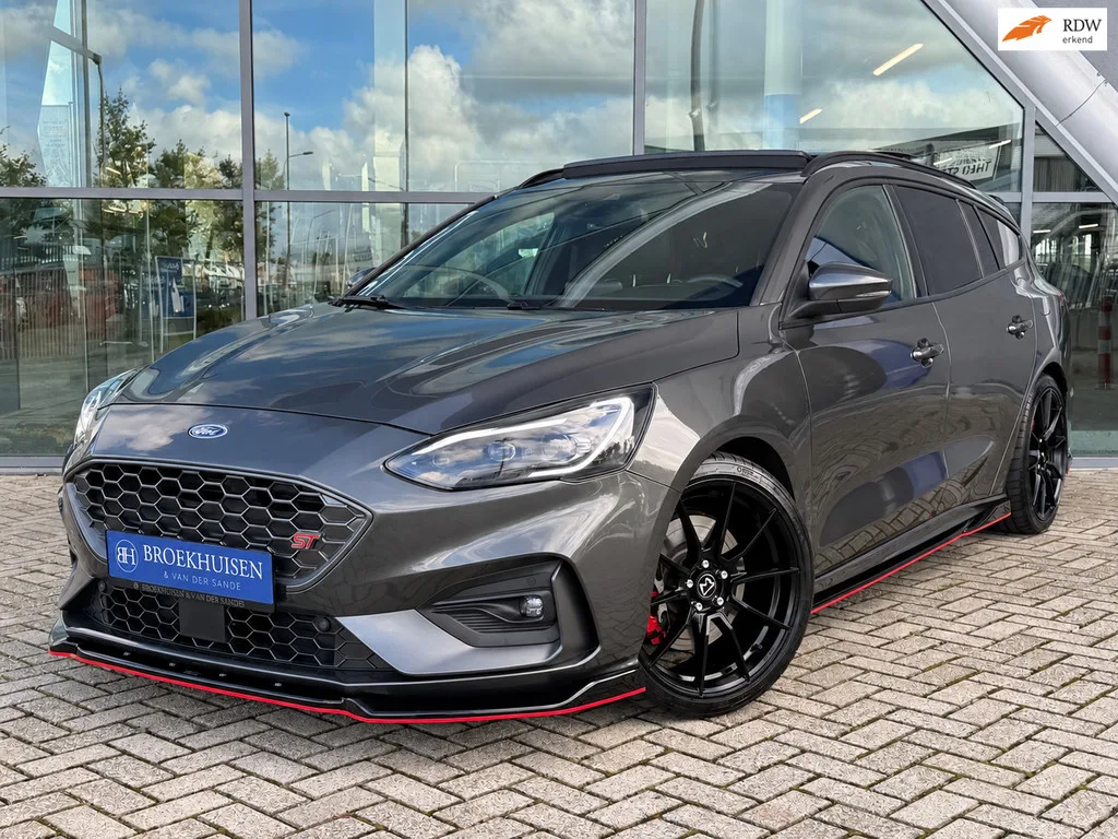 Ford Focus (2020) — foto 1