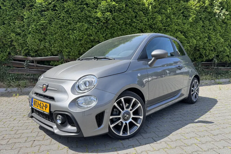 Abarth 595 (2023)