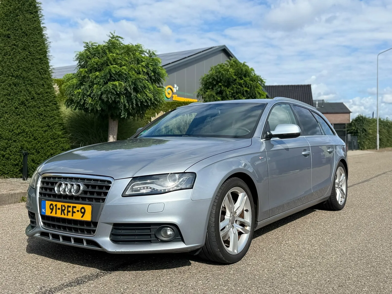 Audi A4 (2011) — foto 1