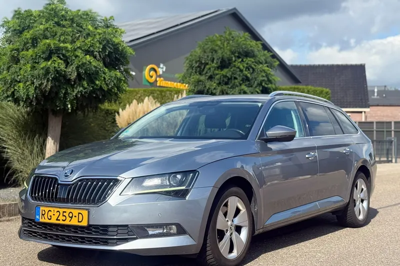 Škoda Superb (2017)