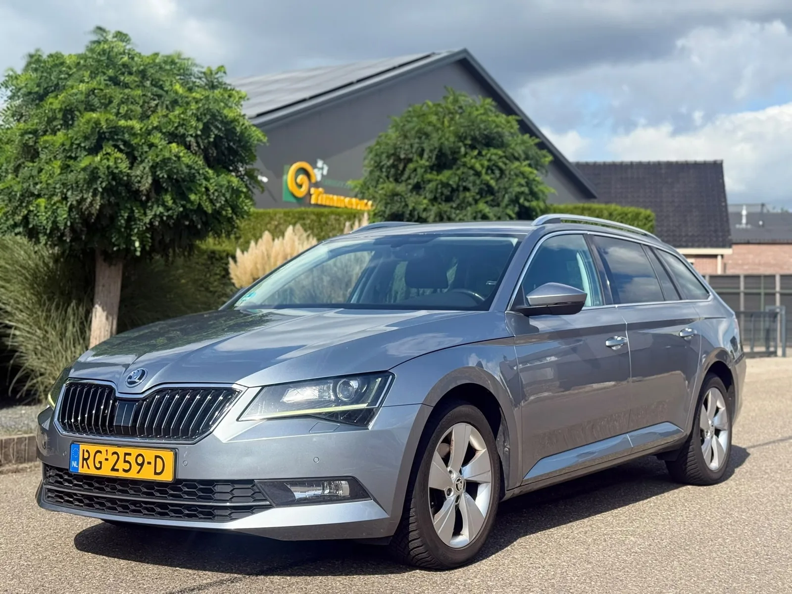 Škoda Superb (2017) — foto 1