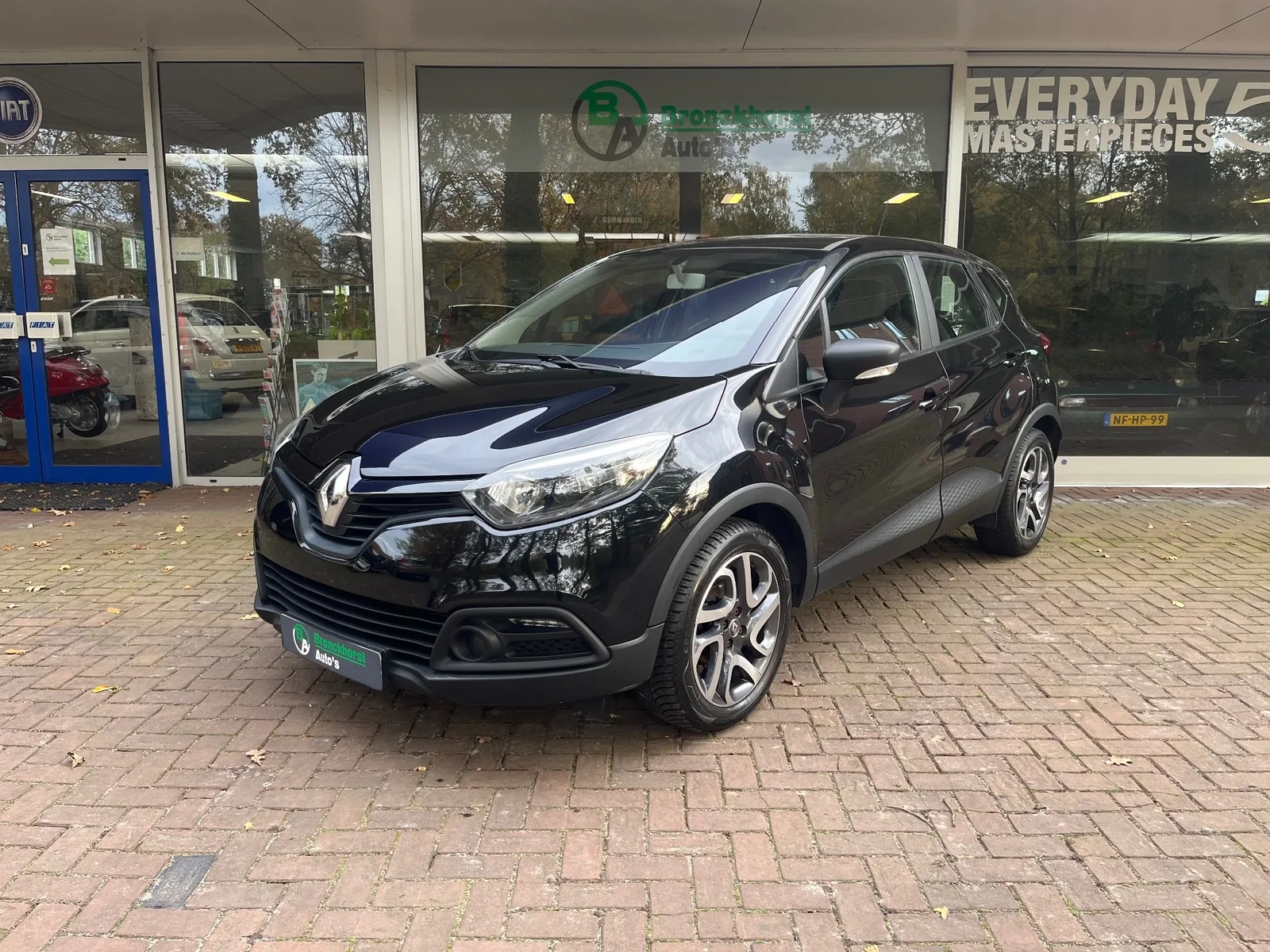 Renault Captur (2015) — foto 1