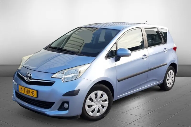 Toyota Verso S (2012)