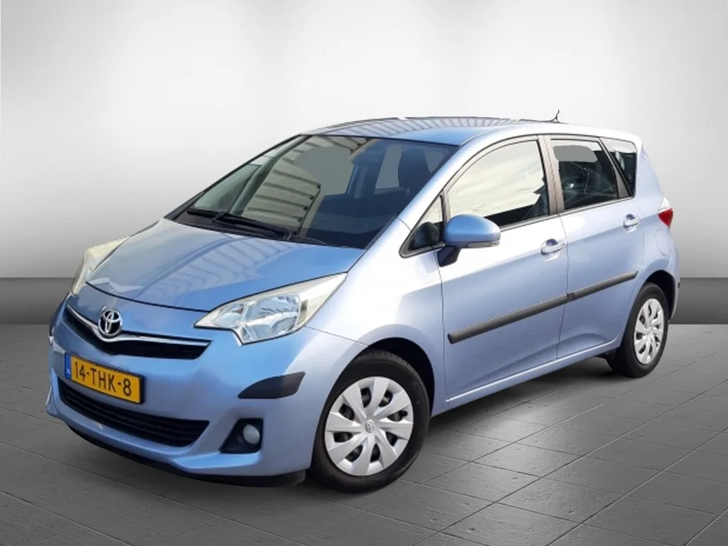 Toyota Verso S (2012) — foto 1