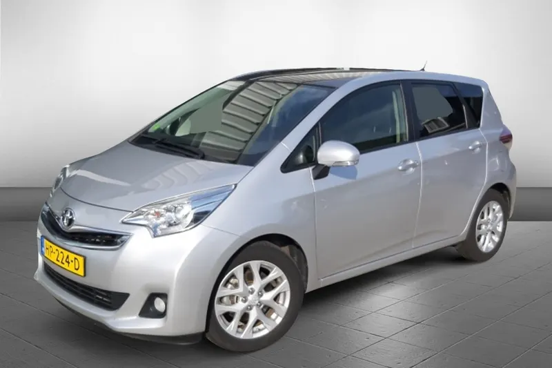 Toyota Verso-S (2015)