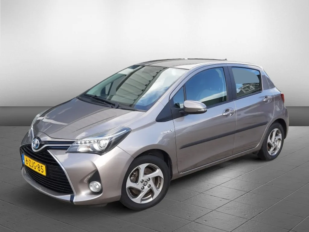 Toyota Yaris (2015) — foto 1