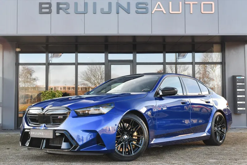 BMW M5 (2024)