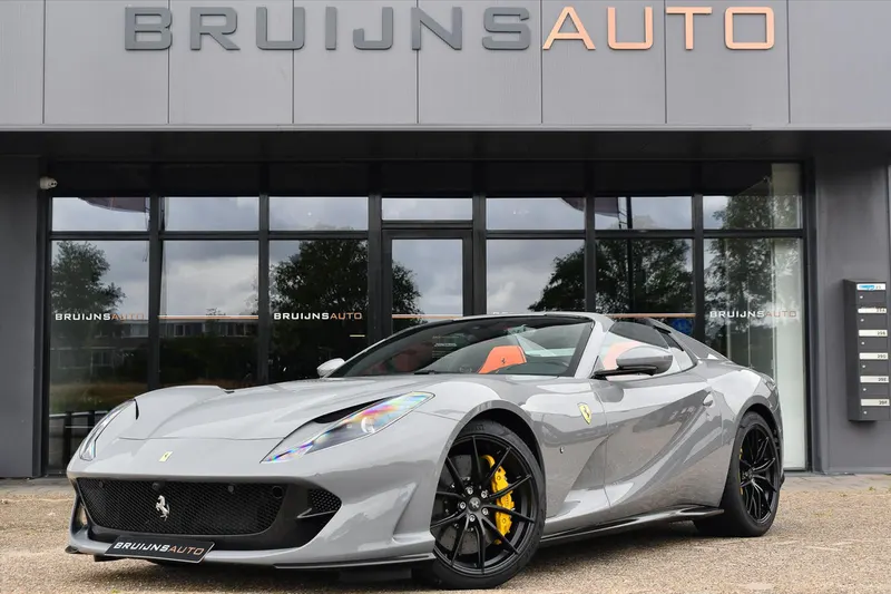 Ferrari 812 GTS (2023)