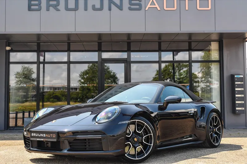 Porsche 911 (2024)