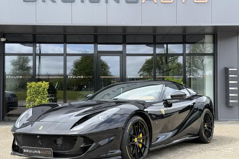 Ferrari 812 GTS (2023)