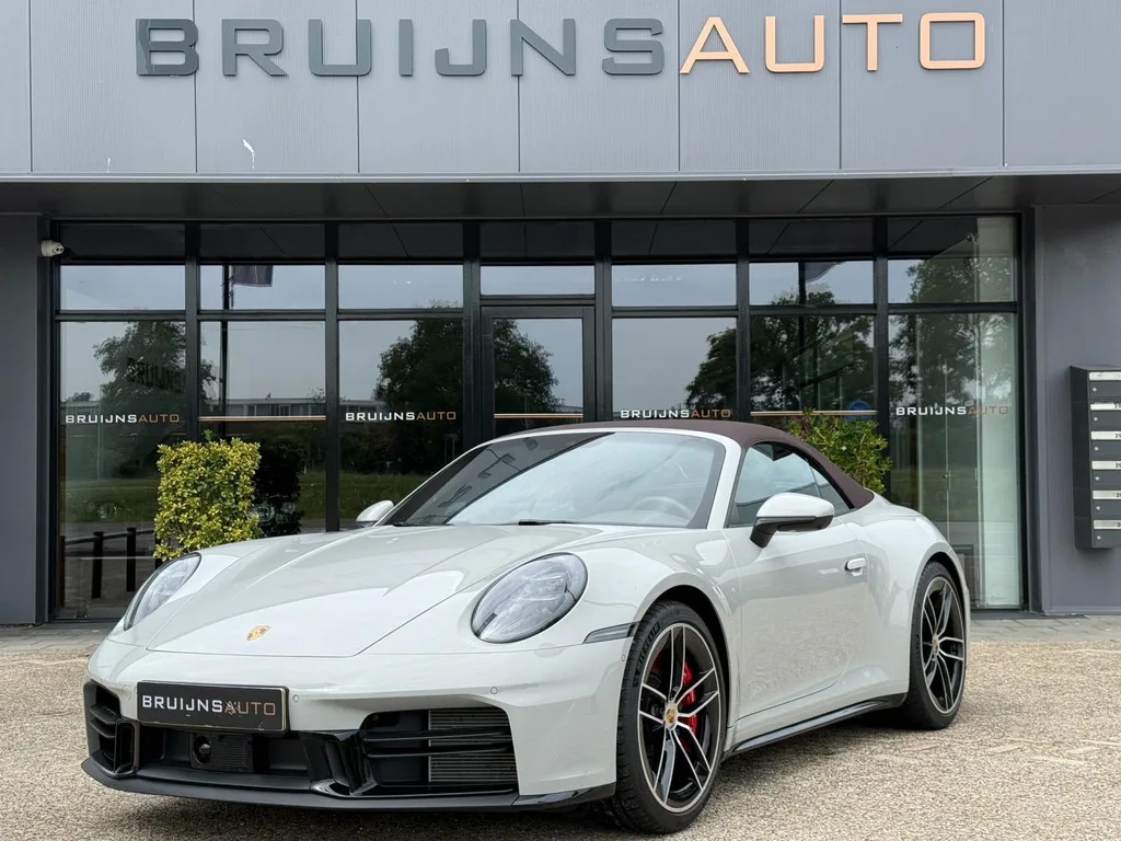 Porsche 911 (2025) — foto 1