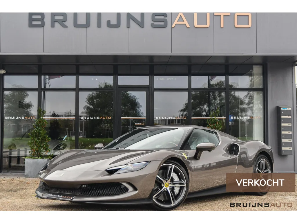 Ferrari 296 GTB (2024) — foto 1