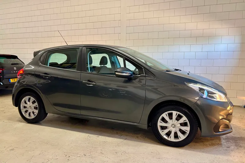 Peugeot 208 (2016)