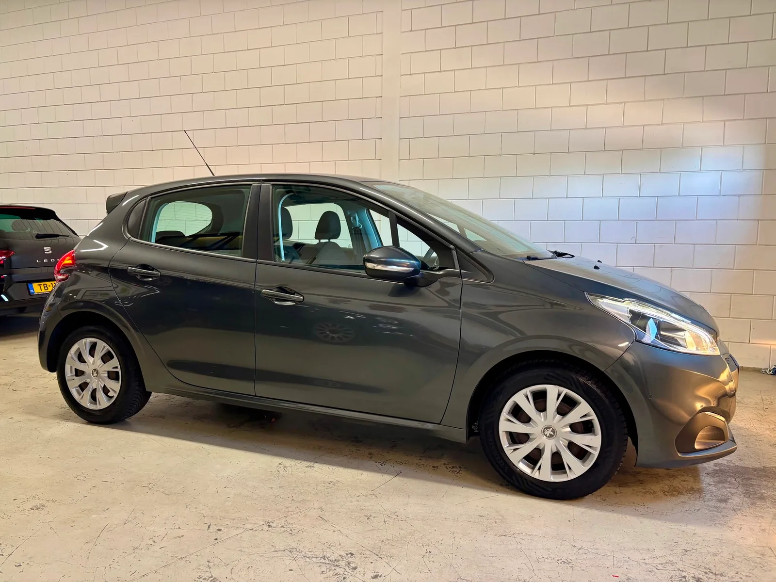 Peugeot 208 (2016) — foto 1