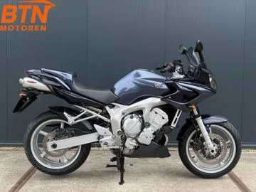 Yamaha FZ 6S Fazer (2004) — foto 1