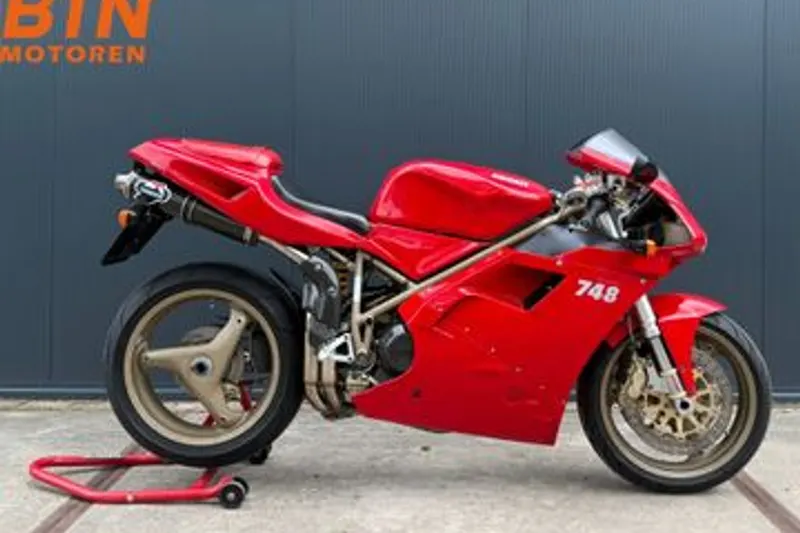 Ducati 748 Biposto (2000)