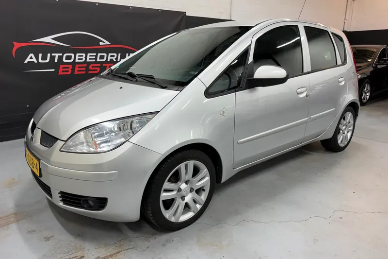 Mitsubishi Colt (2008)