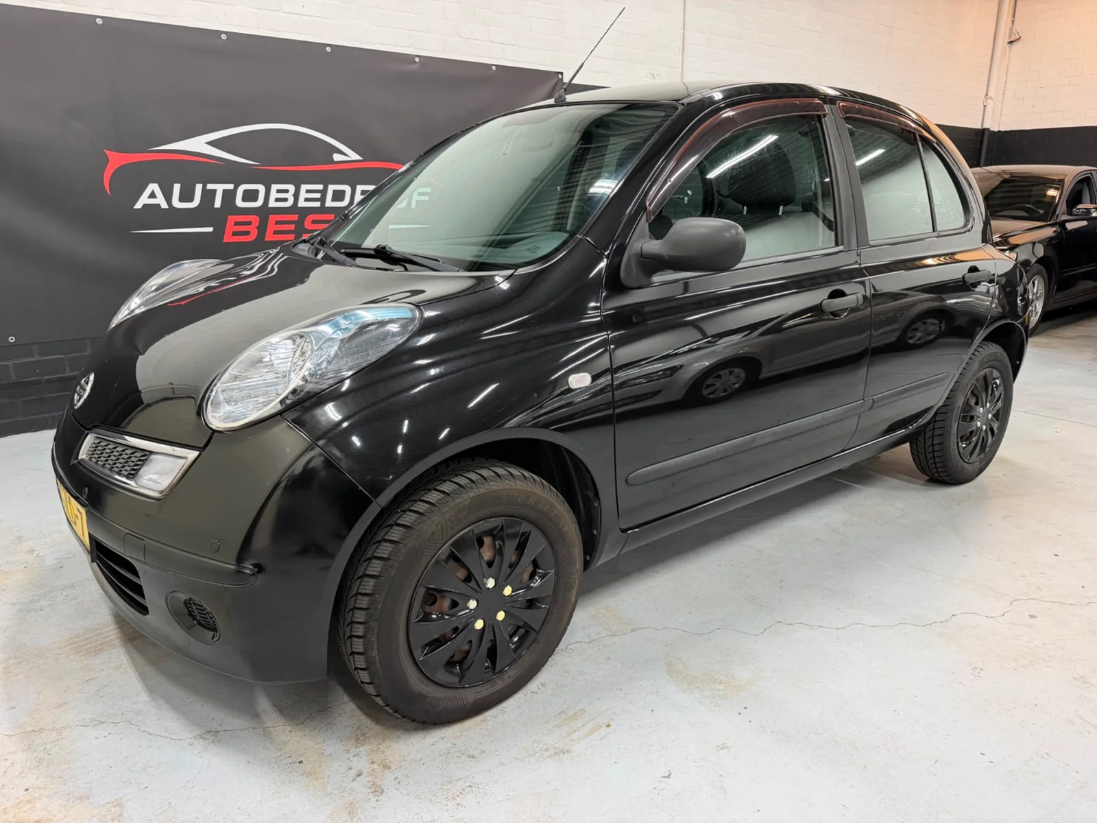 Nissan Micra (2008) — foto 1