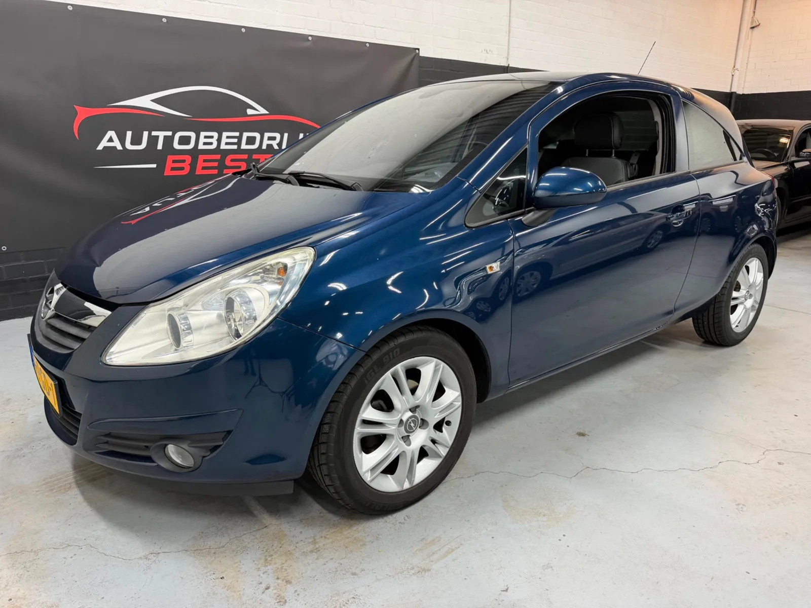 Opel Corsa (2011) — foto 1