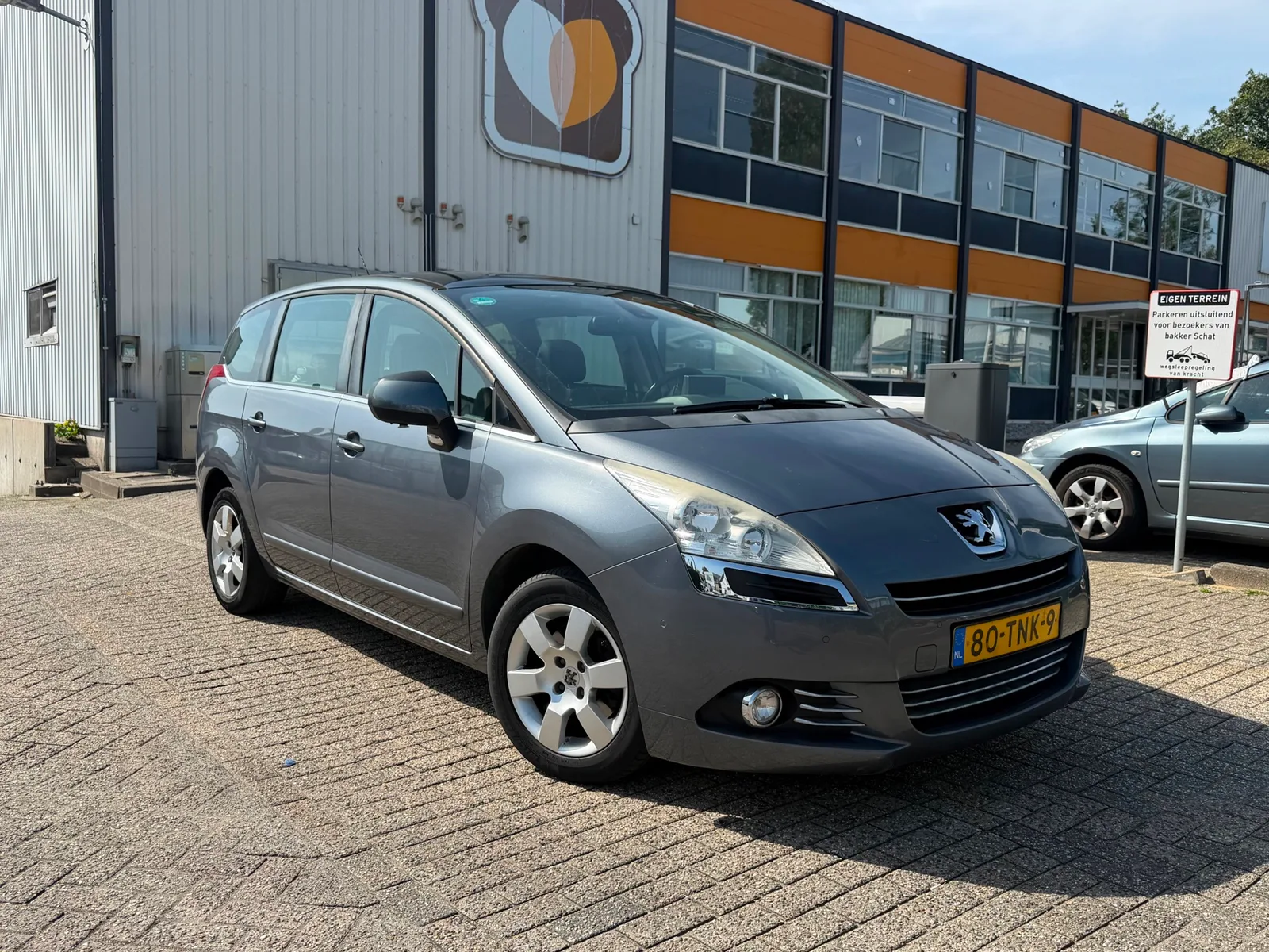 Peugeot 5008 (2012) — foto 1