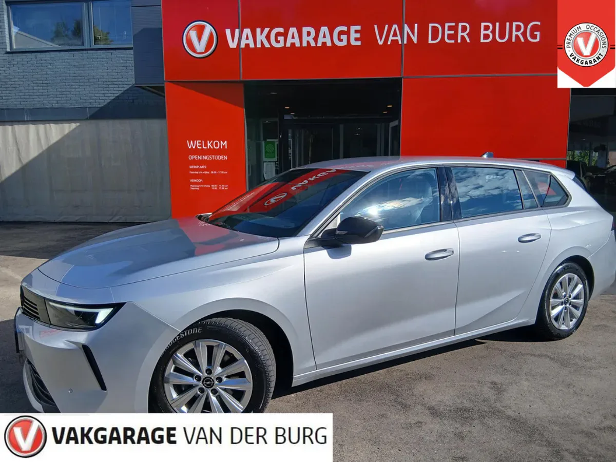 Opel Astra (2023) — foto 1