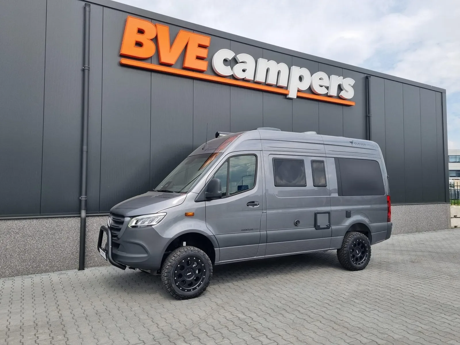 Clever Aventuro (2026) — foto 1