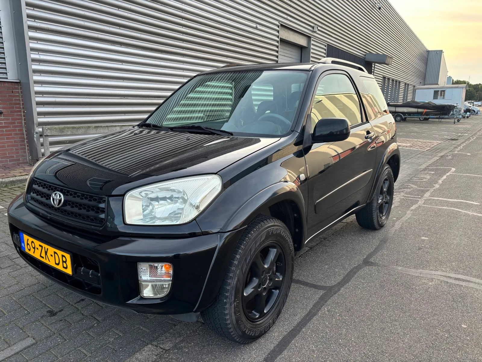 Toyota RAV4 (2003) — foto 1