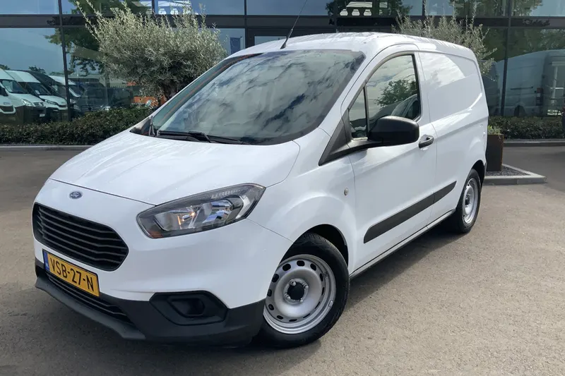 Ford Transit Courier (2022)