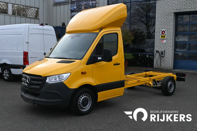 Mercedes-Benz Sprinter (2023)