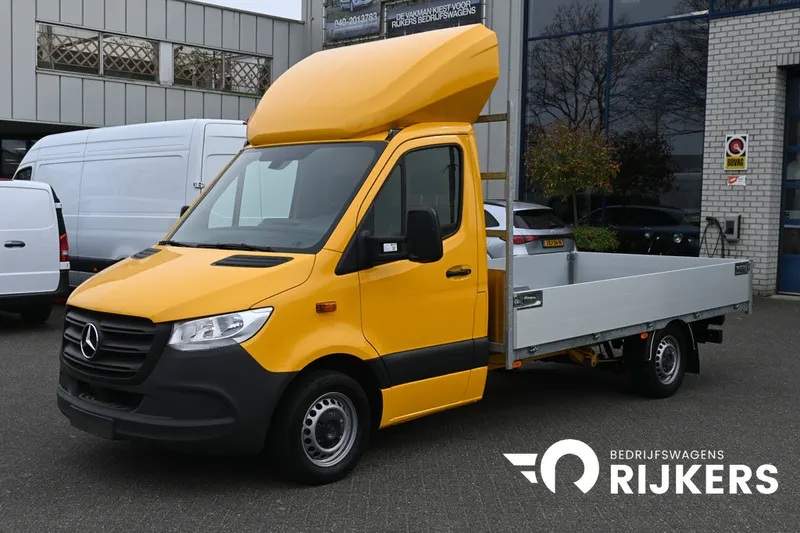 Mercedes-Benz Sprinter (2023)