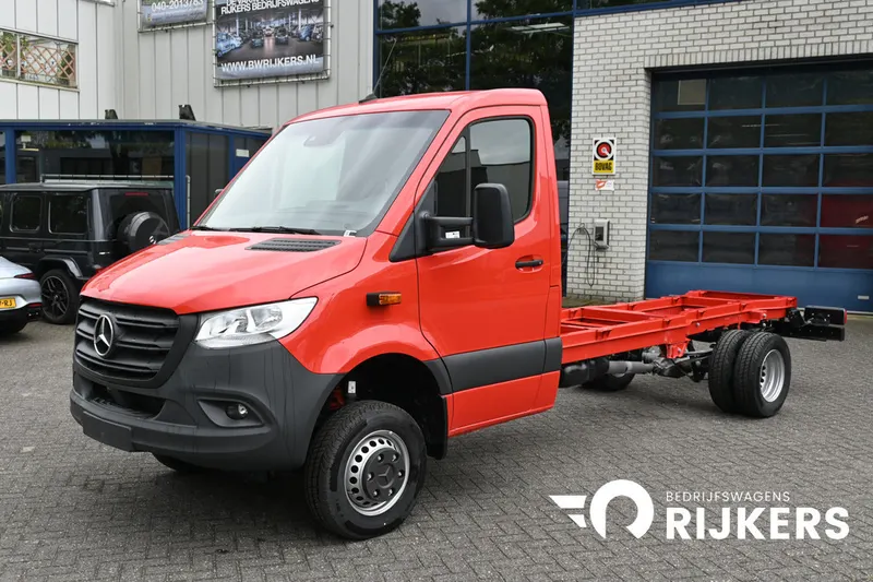 Mercedes-Benz Sprinter (2025)