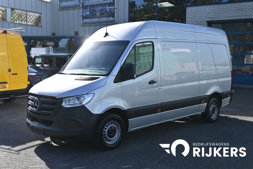 Mercedes-Benz Sprinter (2023) — foto 1