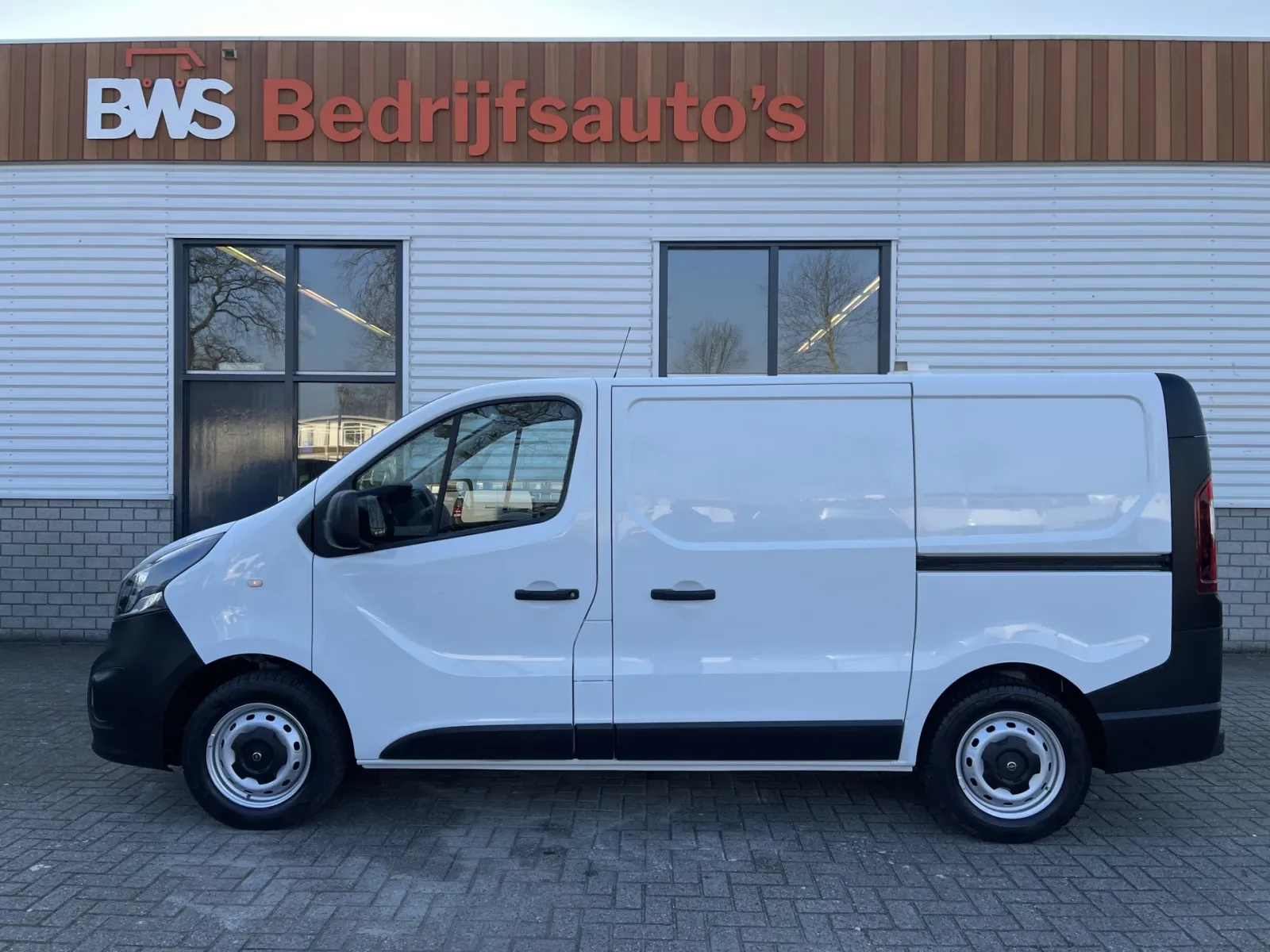 Opel Vivaro (2016) — foto 1
