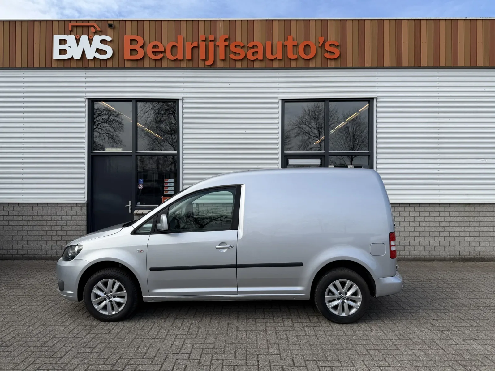 Volkswagen Caddy (2013) — foto 1