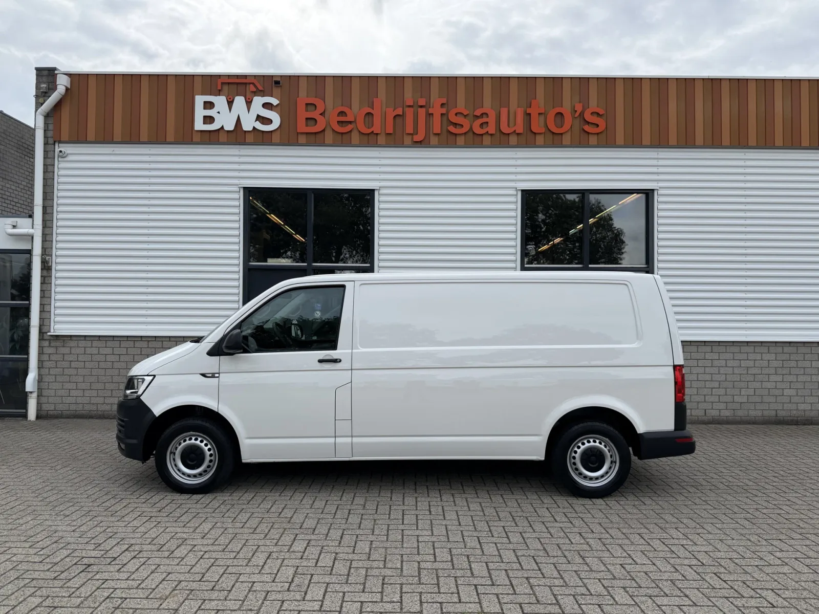 Volkswagen Transporter (2019) — foto 1