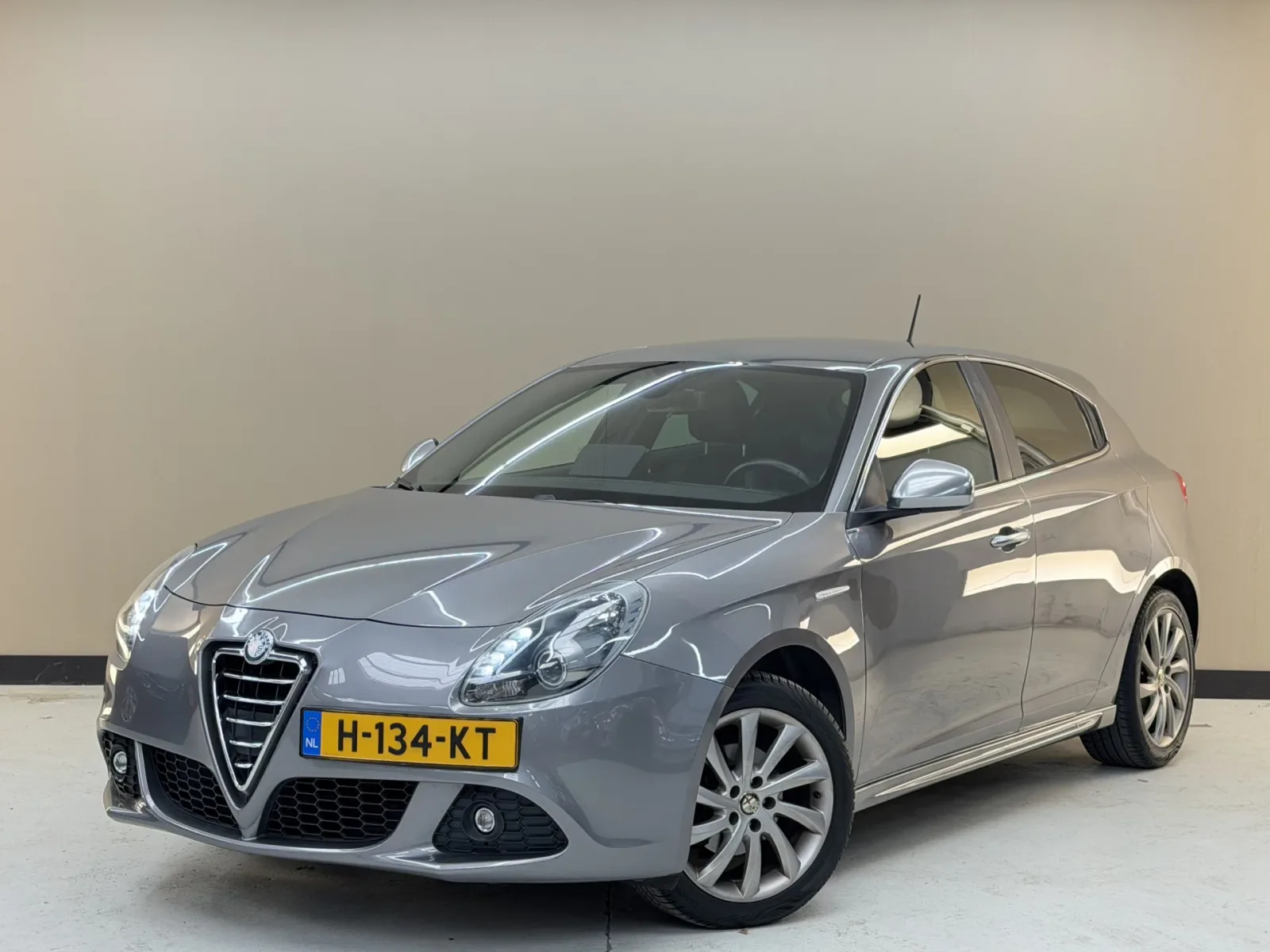 Alfa Romeo Giulietta (2011) — foto 1