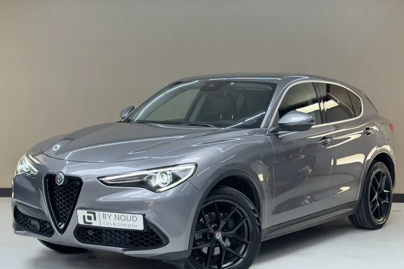 Alfa Romeo Stelvio (2017)