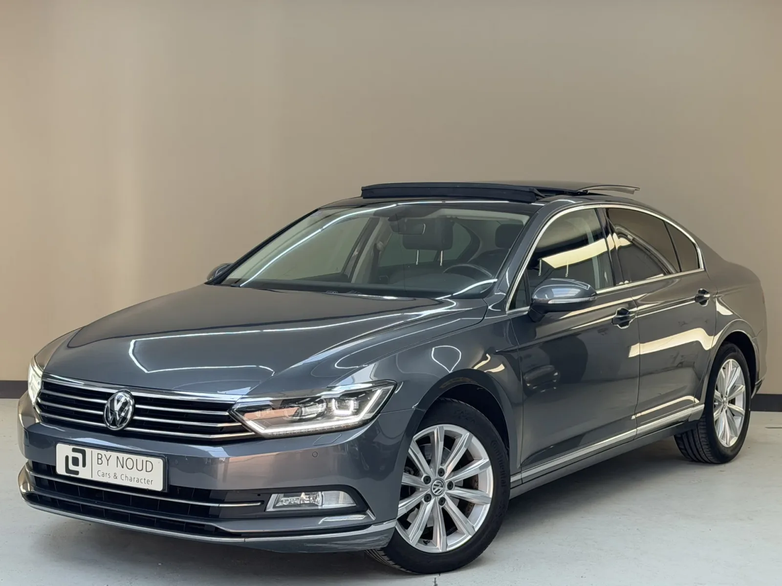 Volkswagen Passat (2015) — foto 1