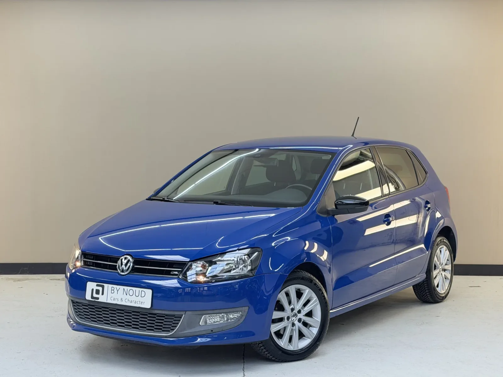 Volkswagen Polo (2012) — foto 1