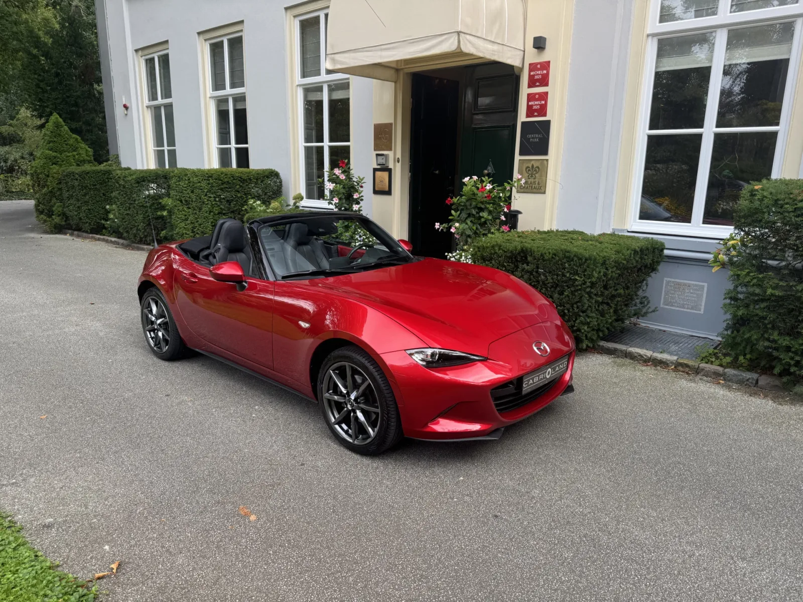 Mazda MX-5 (2016) — foto 1