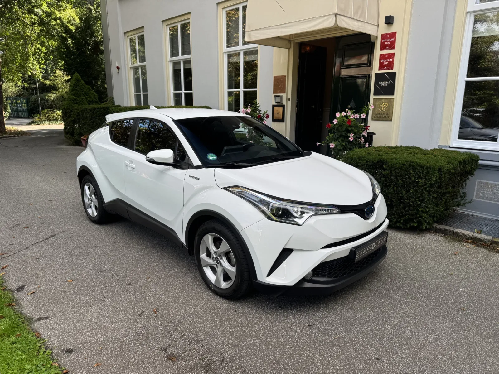 Toyota C-HR (2018) — foto 1