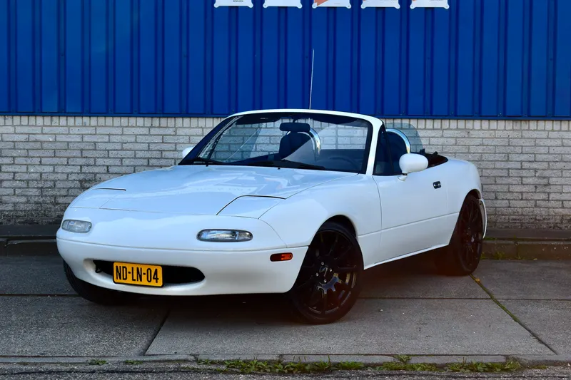 Mazda Miata (1990)