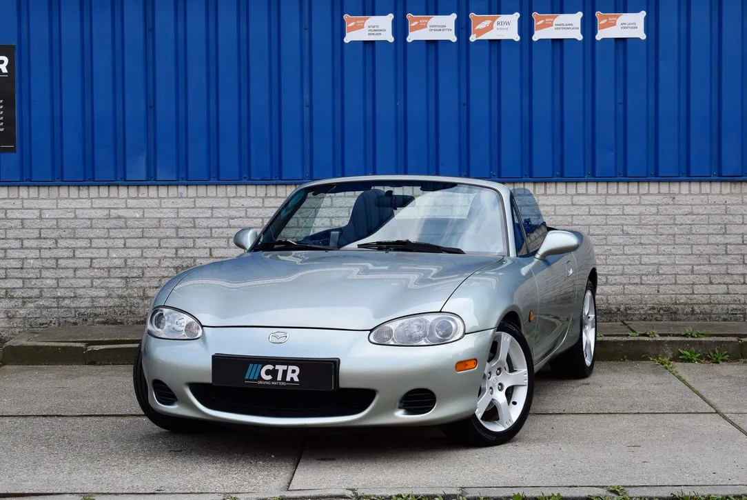 Mazda MX-5 (2004) — foto 1