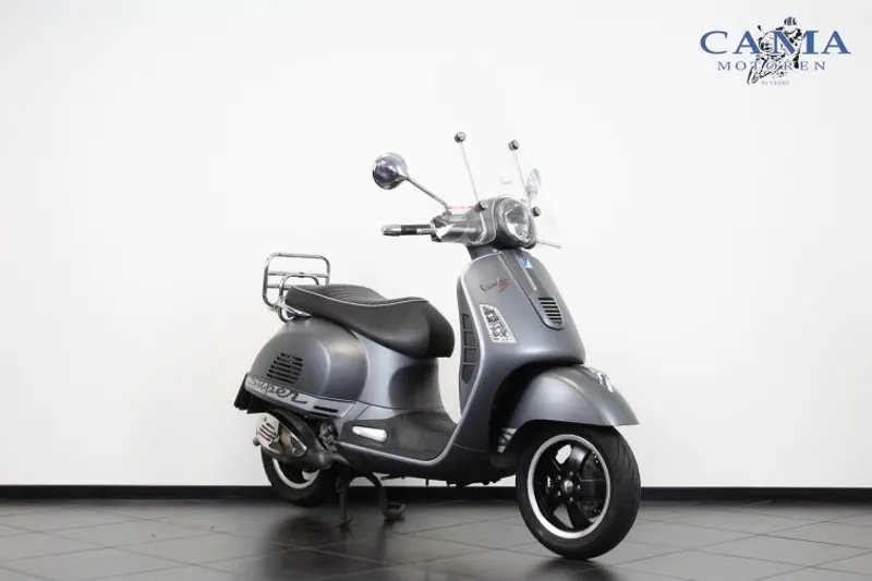 Vespa GTS 300 (2013)