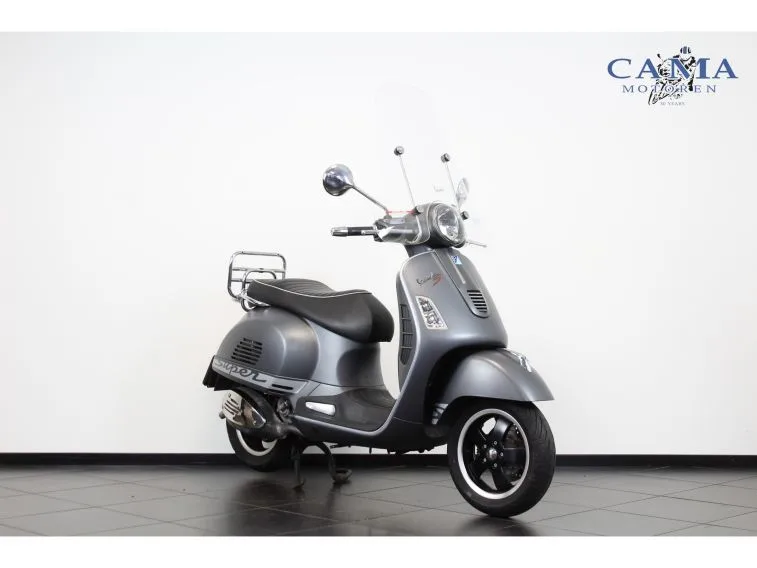 Vespa GTS 300 (2013) — foto 1