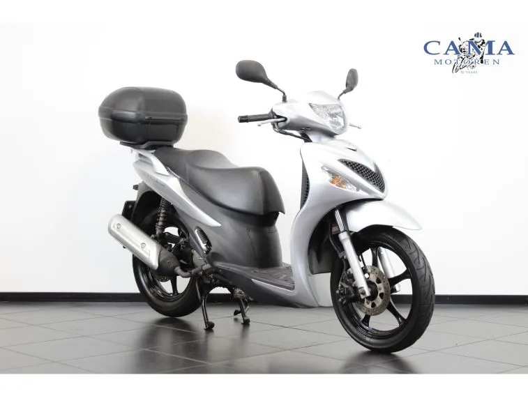 Suzuki Sixteen 150 (2009) — foto 1