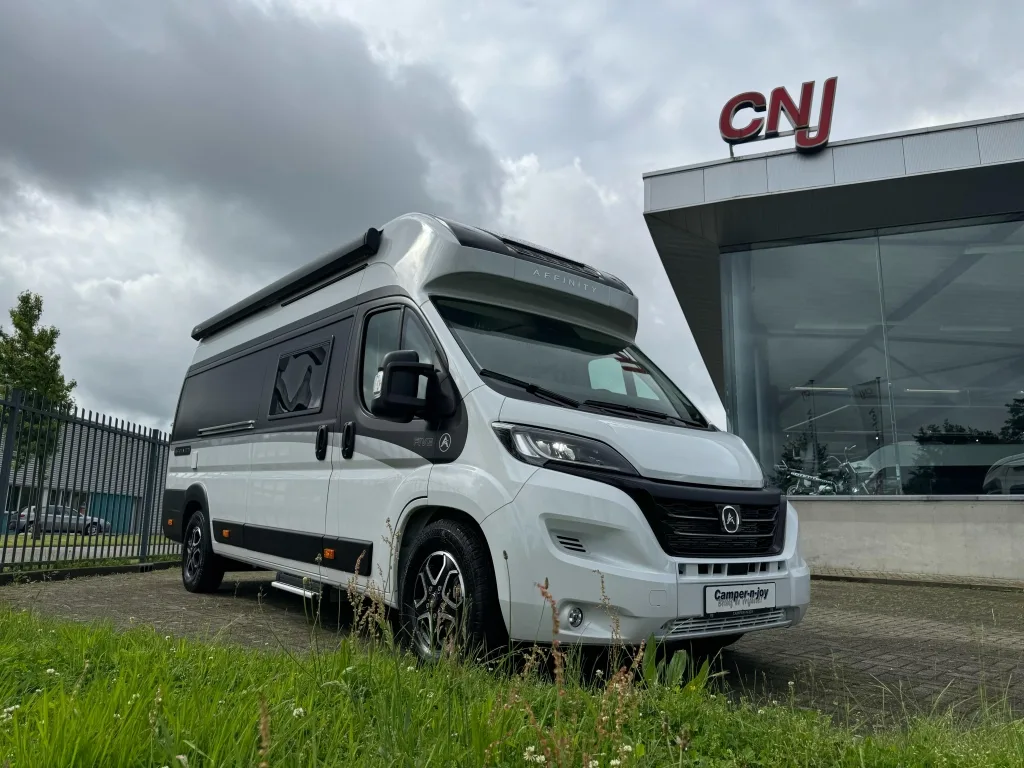 Affinity Five (2024) — foto 1