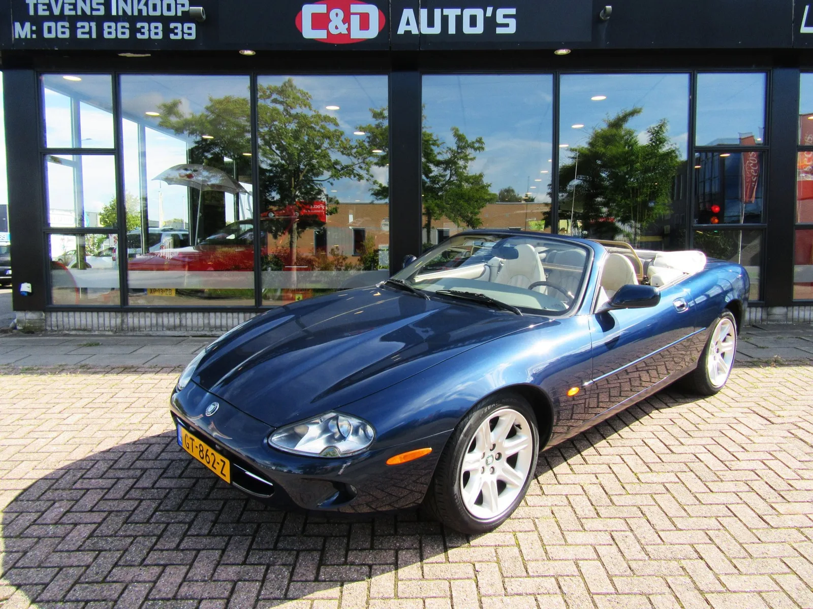 Jaguar XK8 (2000) — foto 1